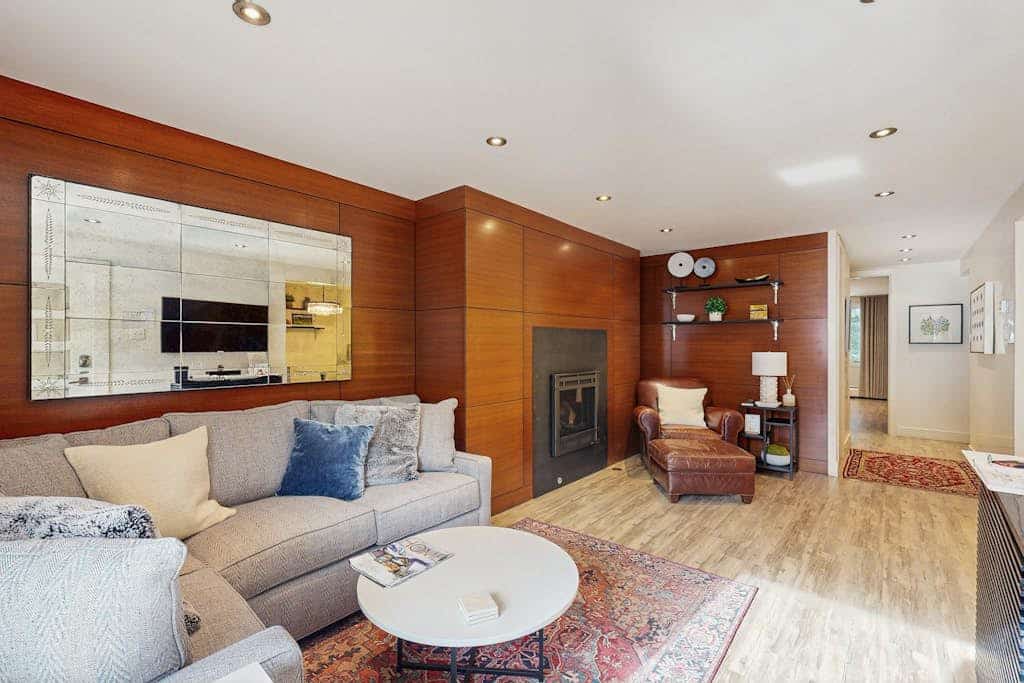 Exquisite condo with washer/dryer, fireplace & private patio