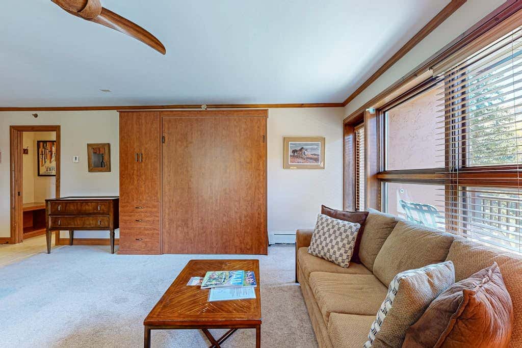 Lion Square Lodge South 374