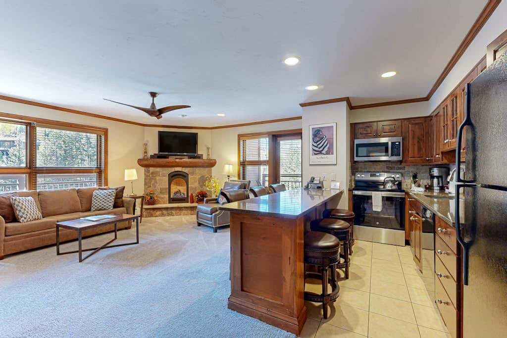 Lion Square Lodge South 374