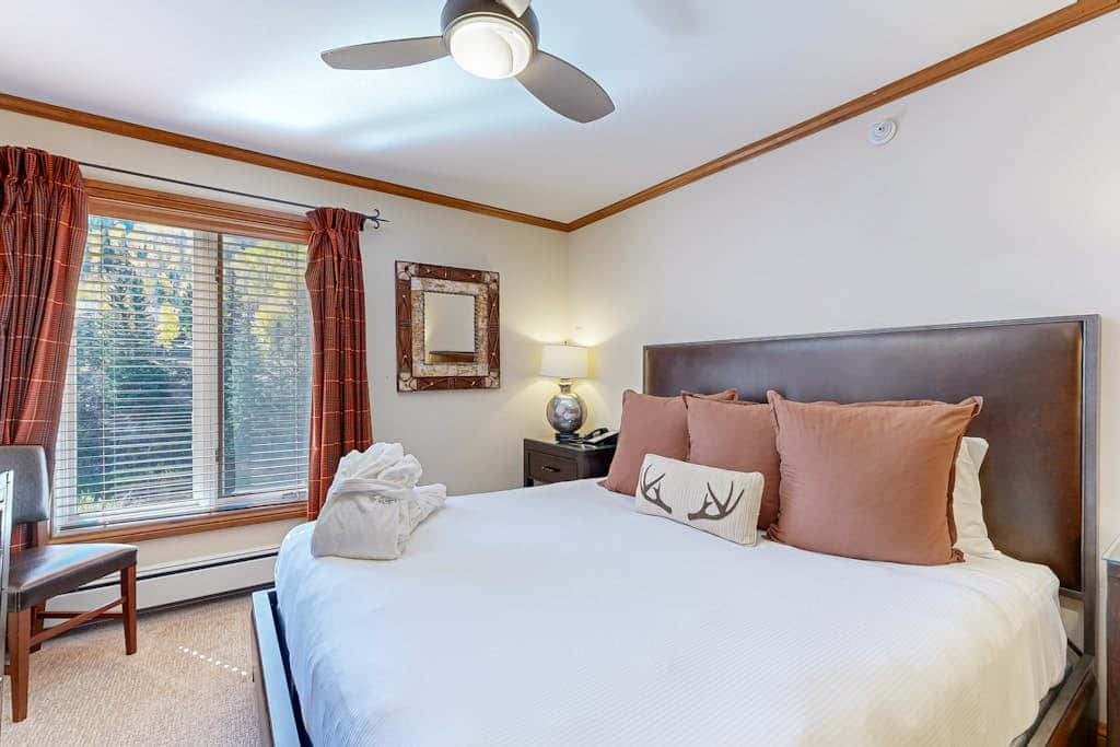 Lion Square Lodge South 374