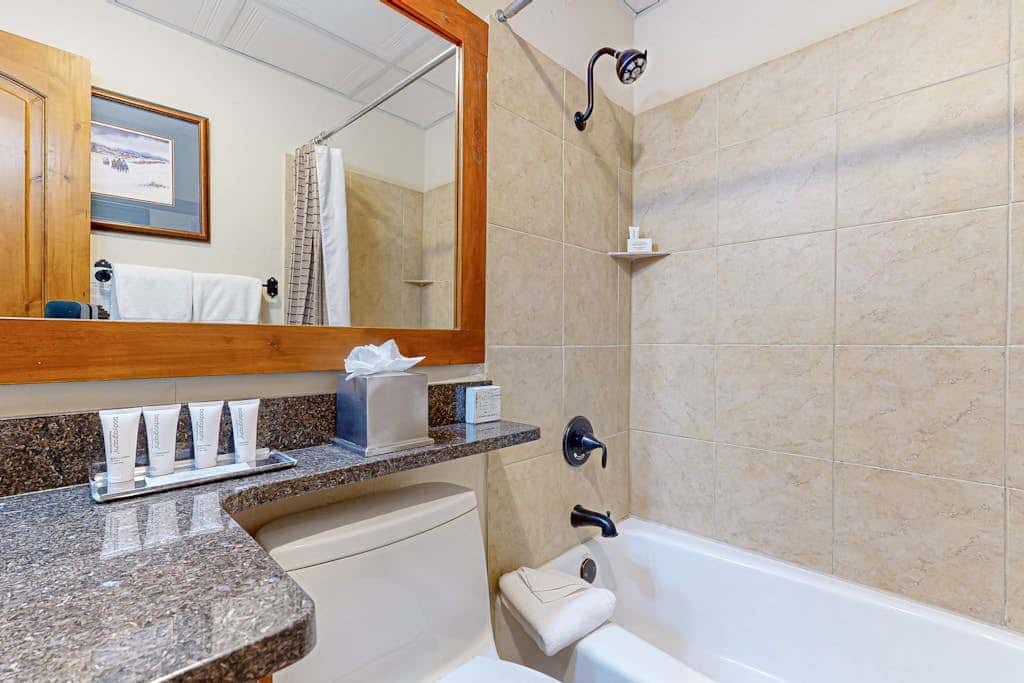 Lion Square Lodge South 374