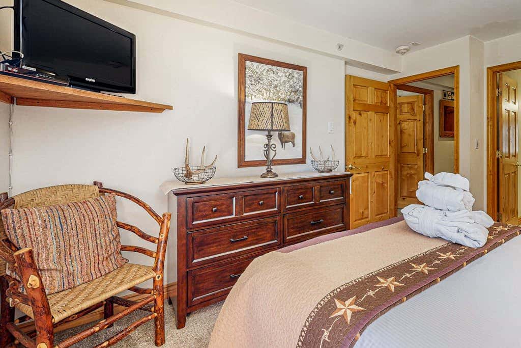 Lion Square Lodge South 466