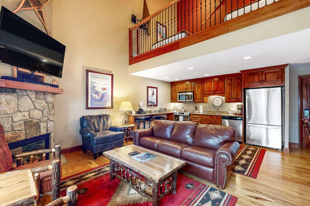 Lion Square Lodge South 572