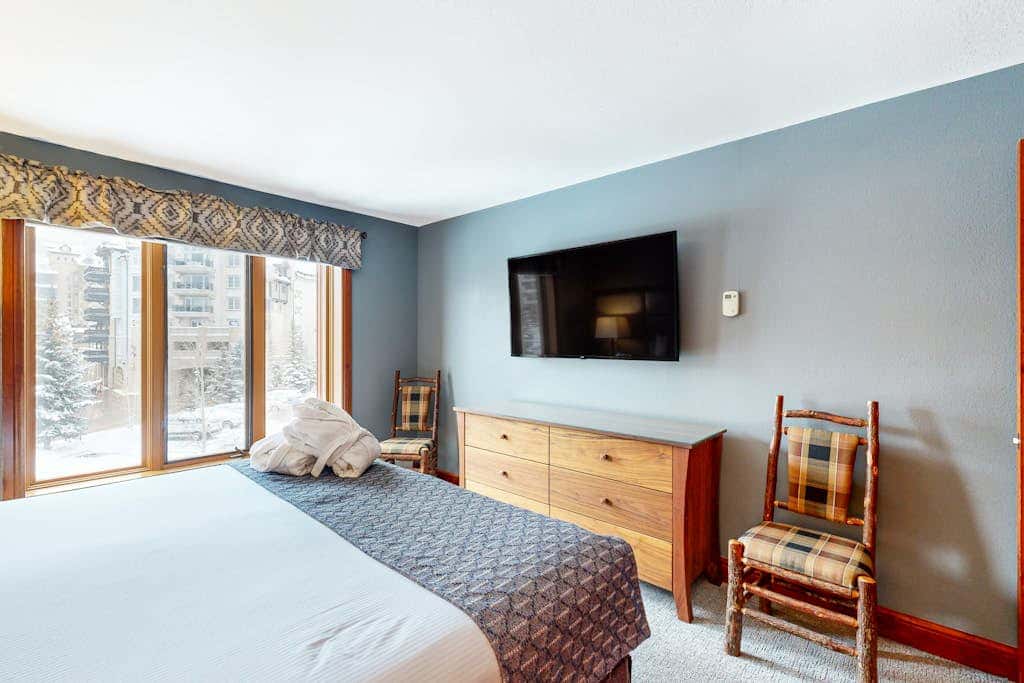 Lion Square Lodge South 572