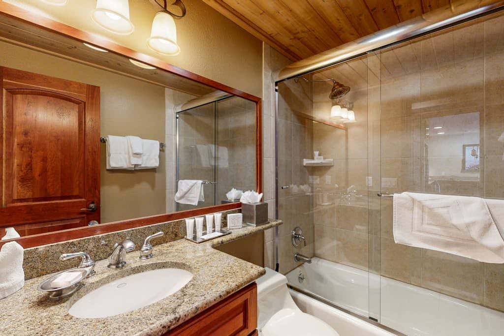 Lion Square Lodge South 572
