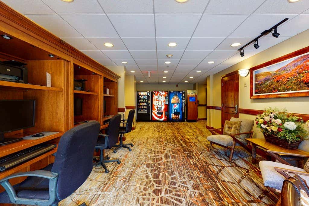 Lion Square Lodge South 572