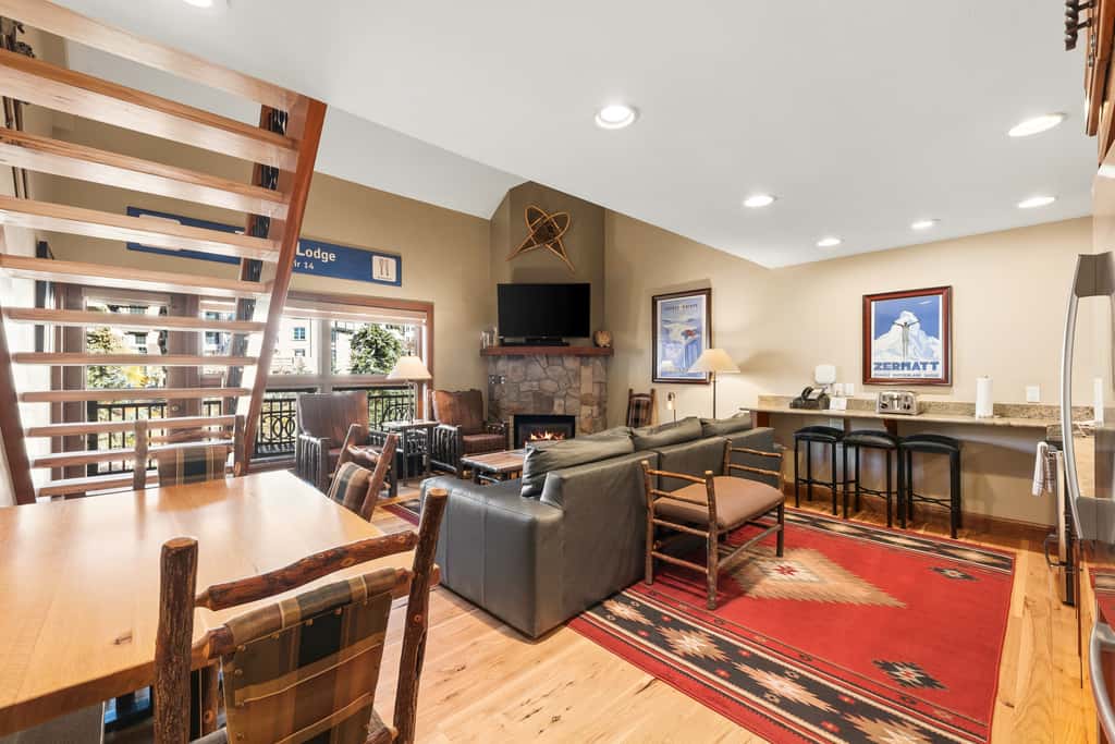 Lion Square Lodge South 572