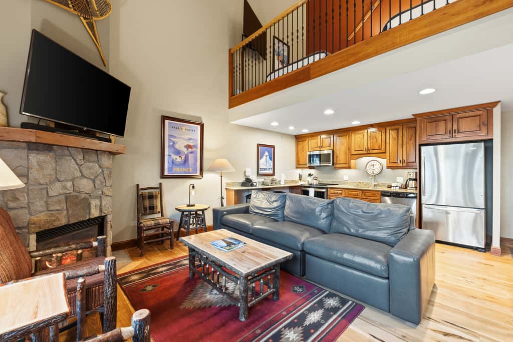 Lion Square Lodge South 572