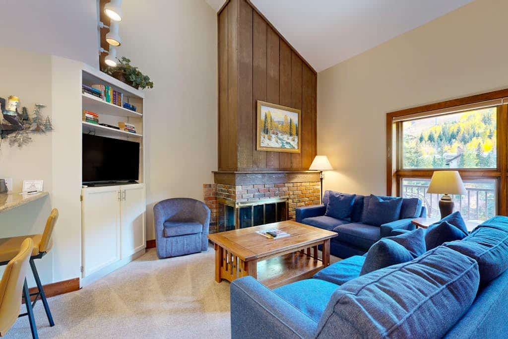 Lion Square Lodge South 570