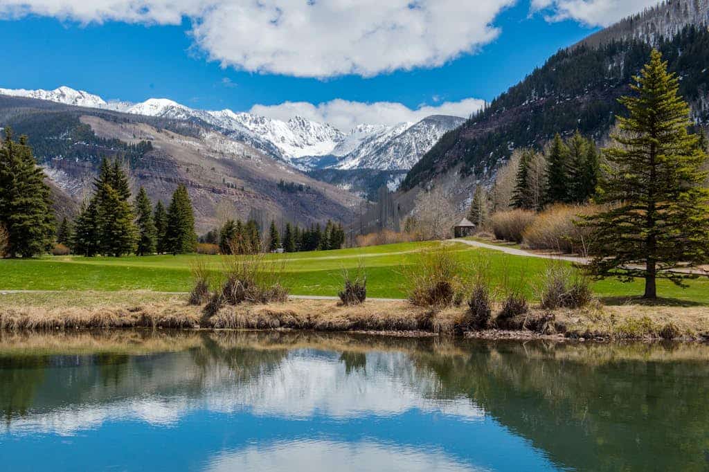 Bright Mountain Retreat w/Shared Pool & Hot Tub & Mountain Views from Balcony