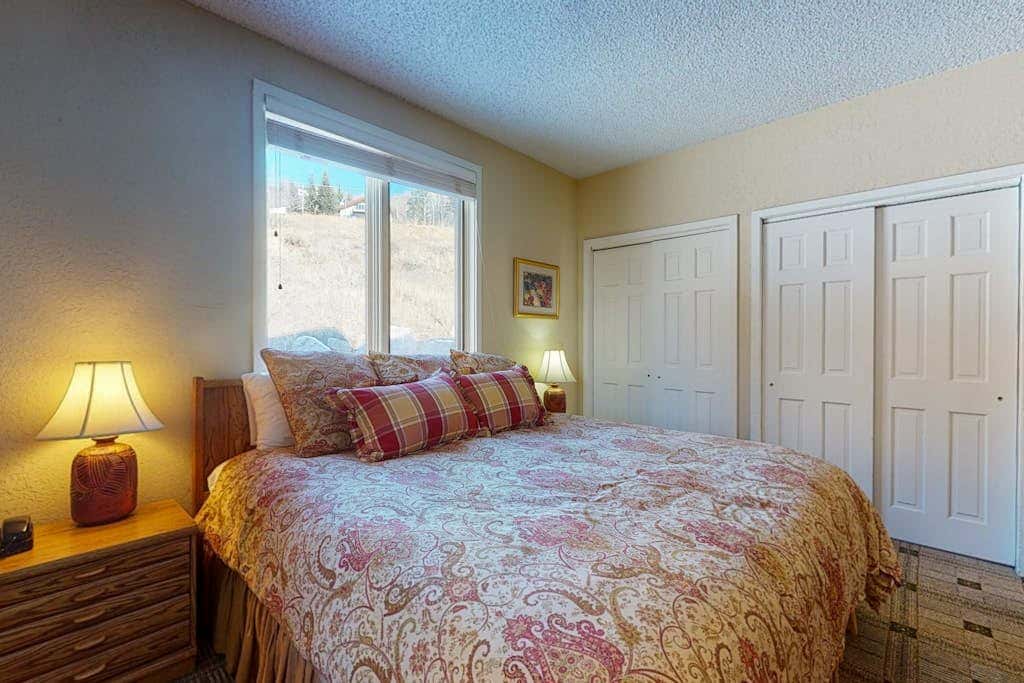 Sun Vail 24B