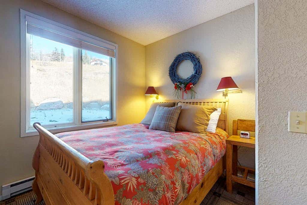 Sun Vail 24B