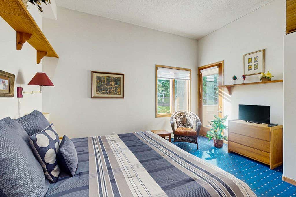 Sun Vail 33E