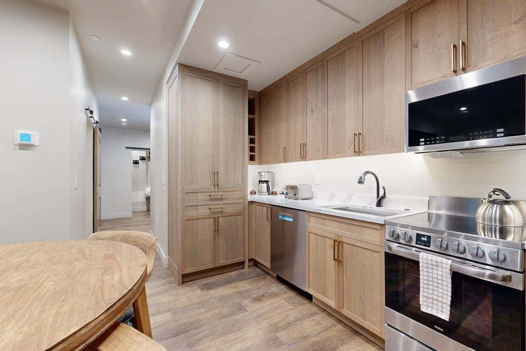 Lion Square Lodge South 255