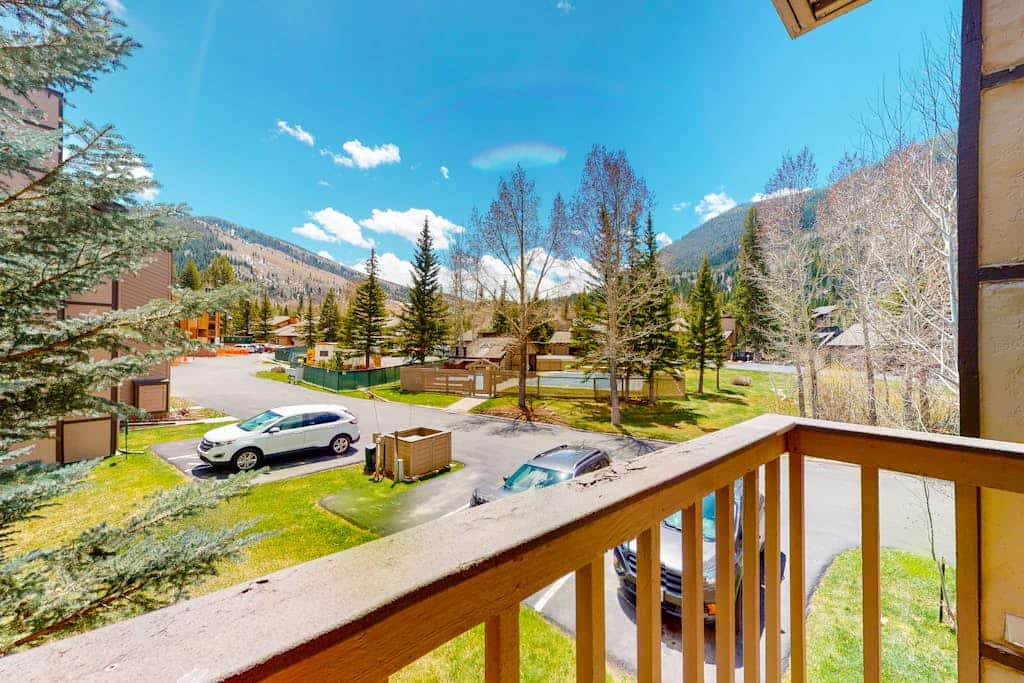 Walk to the Ski Shuttle Bright Condo w/ Fireplace & Shared Hot Tub/Pool