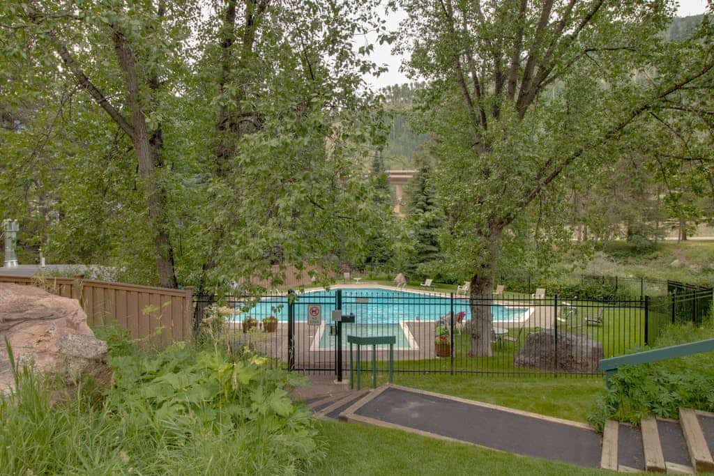 Beautiful East Vail Condo w/ Vail Village Ski Lockers/Free WiFi/Near Ski Shuttle