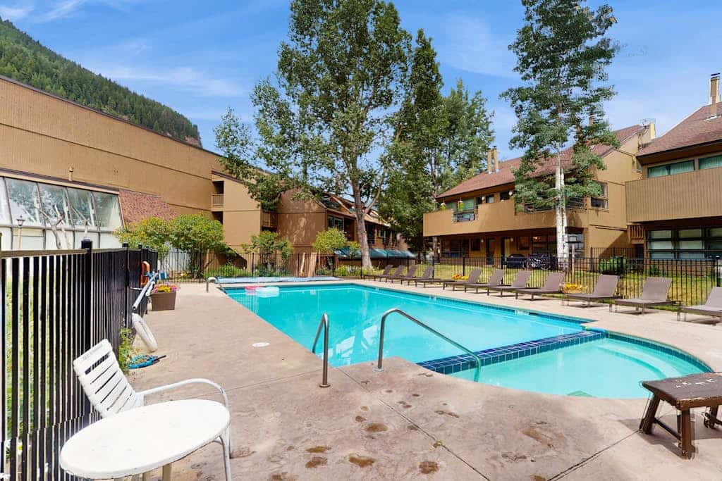2BR East Vail Condo w/Hot Tub, Market, Free Shuttle