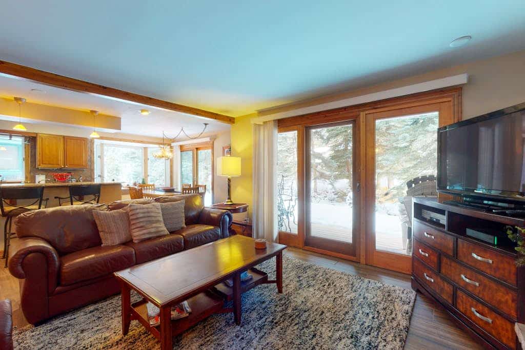 Stunning creekside east Vail home with free WiFi and next to ski shuttle
