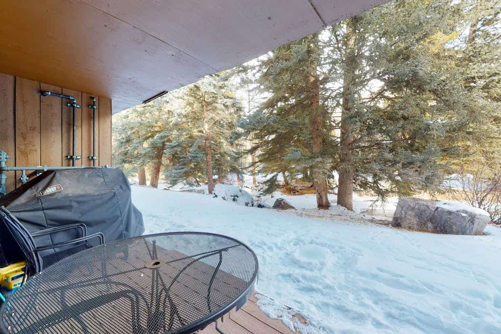 Creekside East Vail Condo close to Ski Shuttle w/Free WiFi