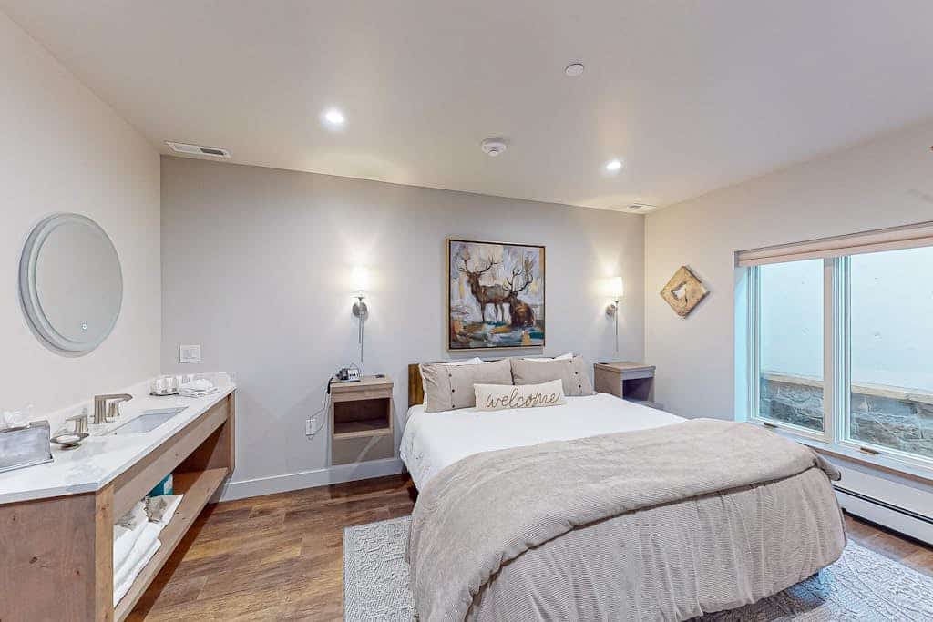 Lion Square Lodge South 261