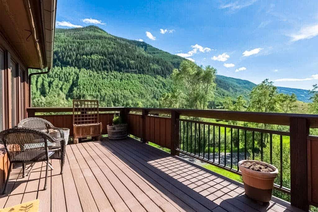 Scenic, three-story townhome near all-season recreation with fireplace & grill