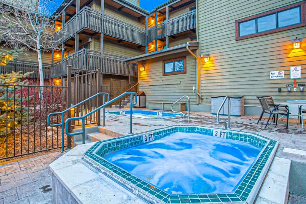 Delightful Steamboat condo with pool & hot tub - walk to gondola