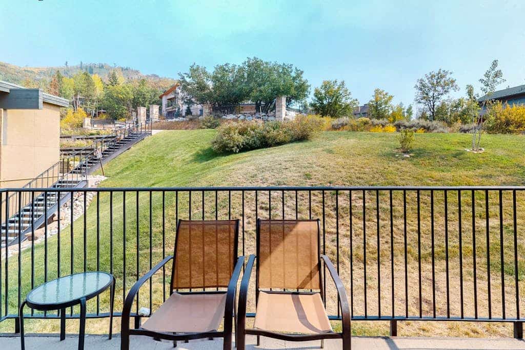 Cute ski-in/ski-out condo w/ shared hot tub & sauna near hiking & biking trails