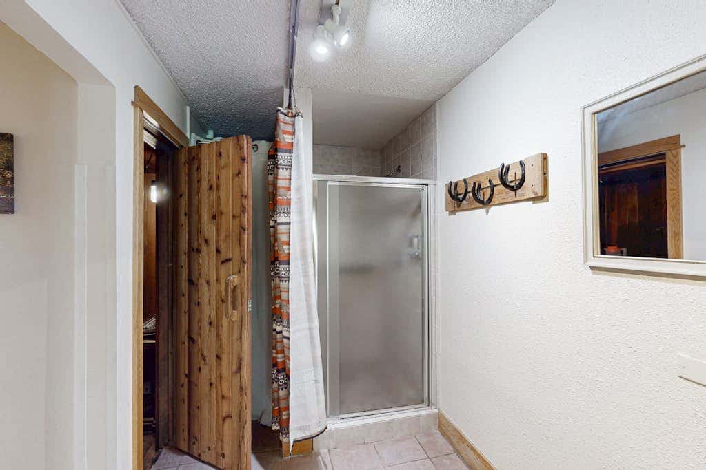 Ski Inn 226