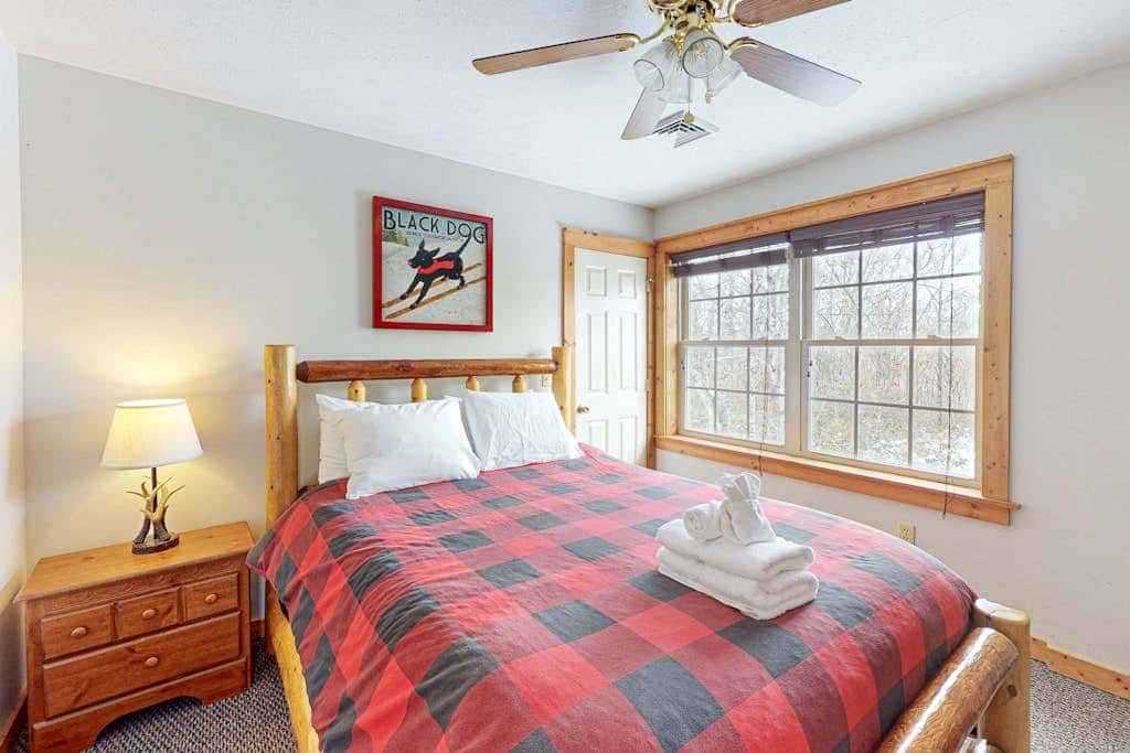 Cozy Home Near Waterpark - Hot Tub and Deck