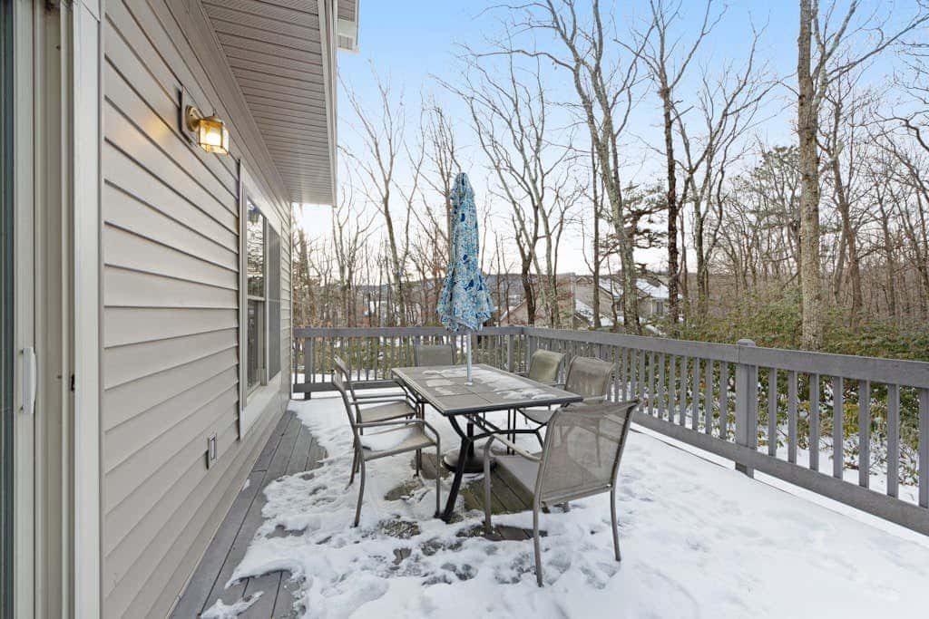 Cozy Home Near Waterpark - Hot Tub and Deck