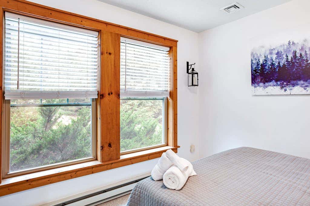 Inviting 4BR Townhouse - GAME ROOM - Valley View