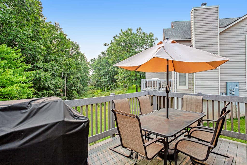 Inviting 4BR Townhouse - GAME ROOM - Valley View