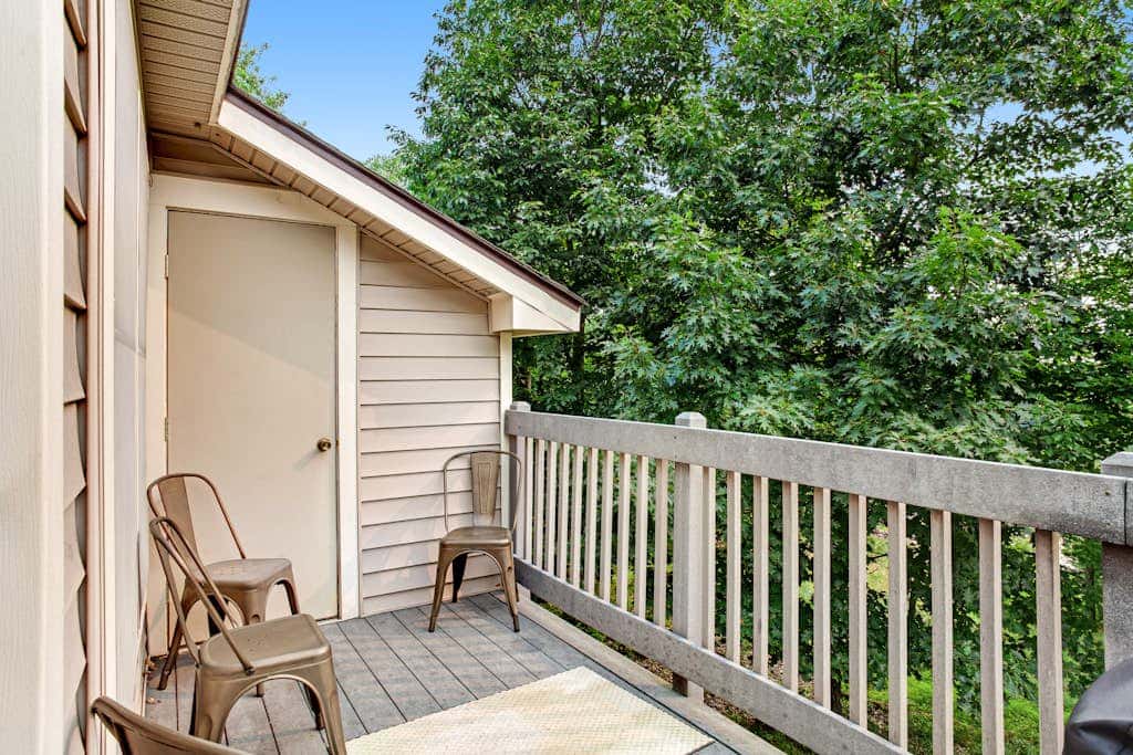Inviting 4BR Townhouse - GAME ROOM - Valley View