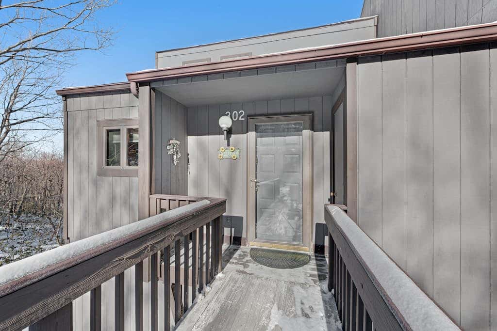 MOUNTAIN VIEW - 3BR Condo - FIREPLACE & Pool