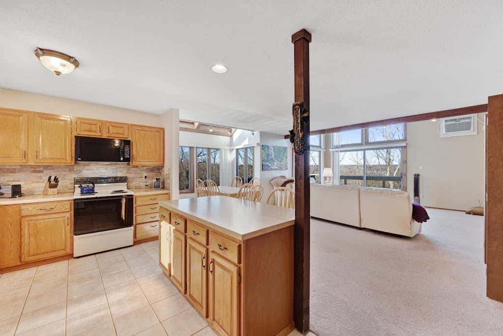 MOUNTAIN VIEW - 3BR Condo - FIREPLACE & Pool
