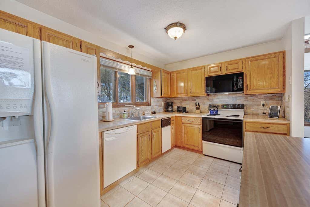 MOUNTAIN VIEW - 3BR Condo - FIREPLACE & Pool