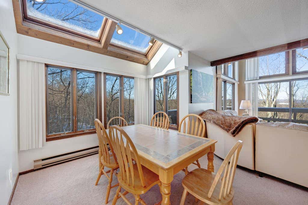 MOUNTAIN VIEW - 3BR Condo - FIREPLACE & Pool
