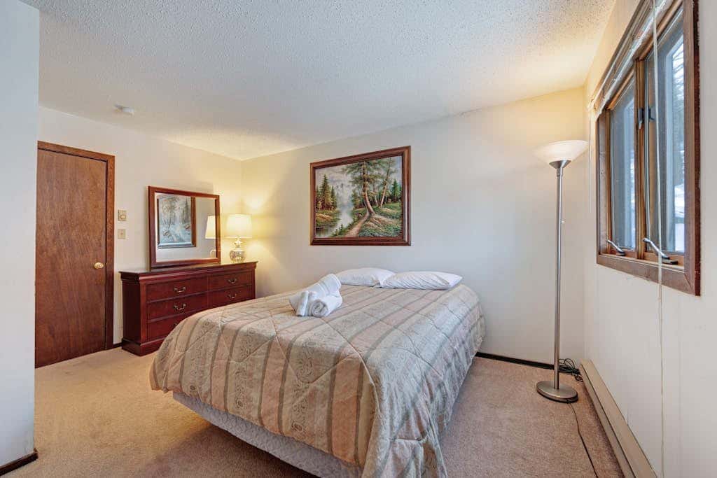 MOUNTAIN VIEW - 3BR Condo - FIREPLACE & Pool