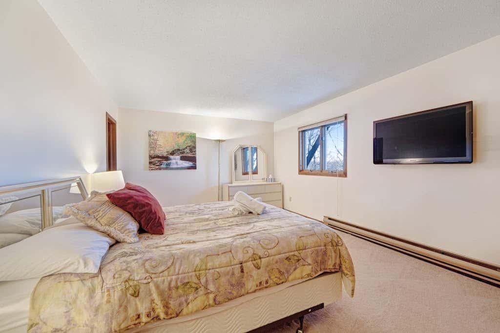 MOUNTAIN VIEW - 3BR Condo - FIREPLACE & Pool