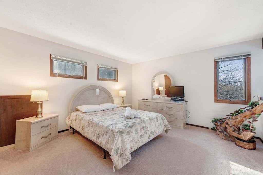 MOUNTAIN VIEW - 3BR Condo - FIREPLACE & Pool