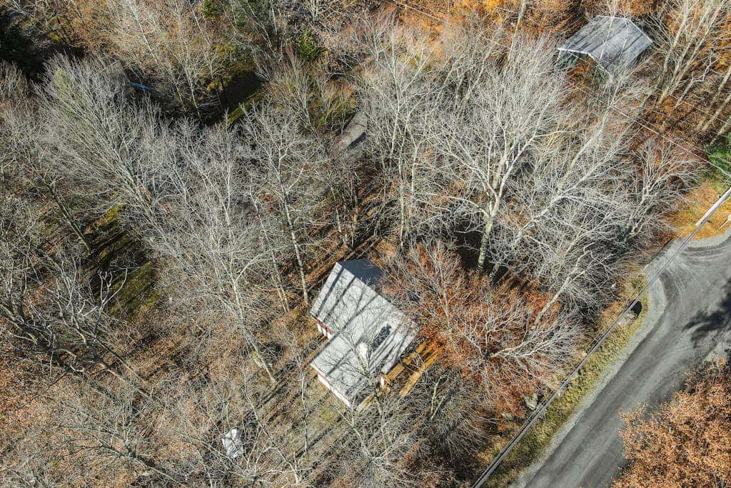 Rustic retreat with 3 pools, tennis & beaches