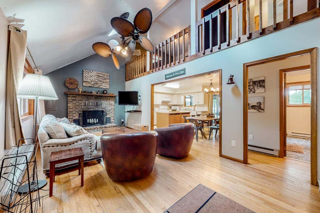 Woodland Cabin with Firepit Pools and Lake Beach