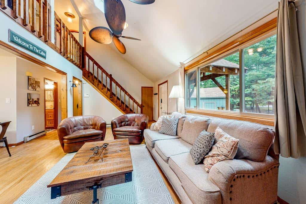 Woodland Cabin with Firepit Pools and Lake Beach
