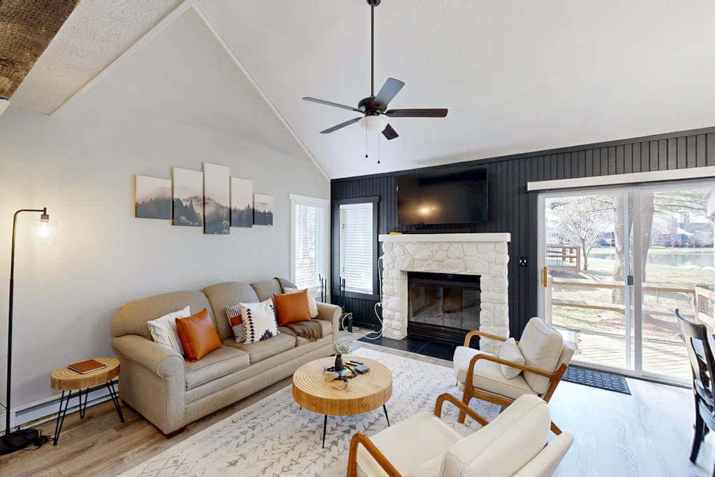 Inviting 2BR Loft - FIREPLACE - Lake Harmony