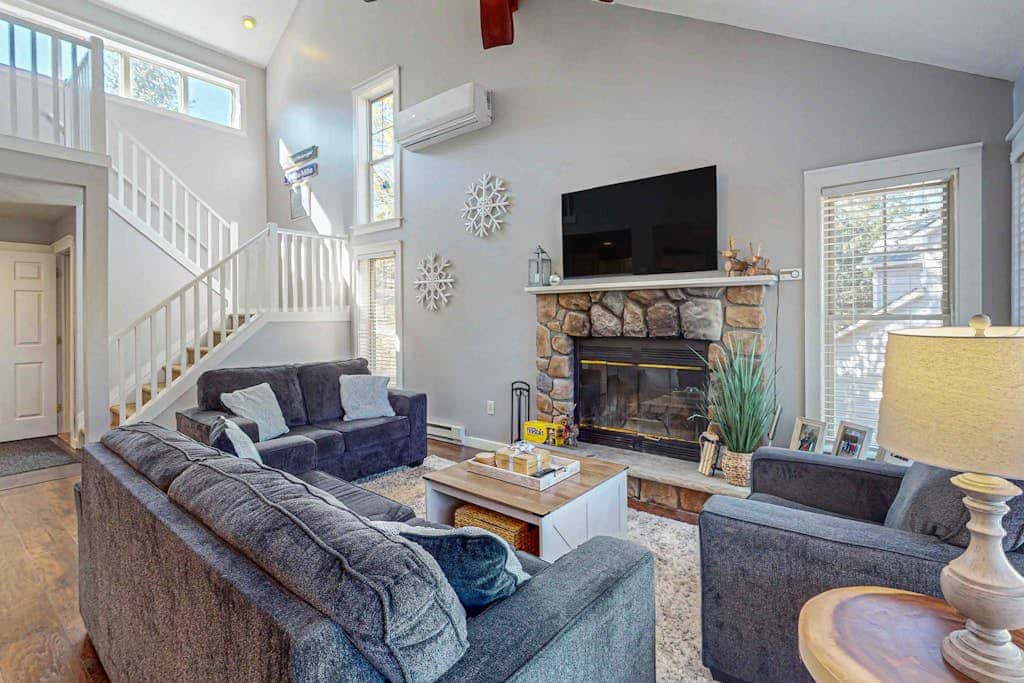 Gorgeous Townhouse with Fireplace Near Camelback