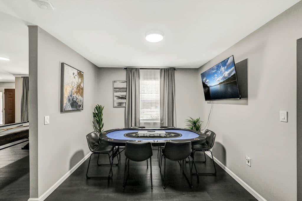 Long Pond Home with Hot Tub, Billiards & Poker