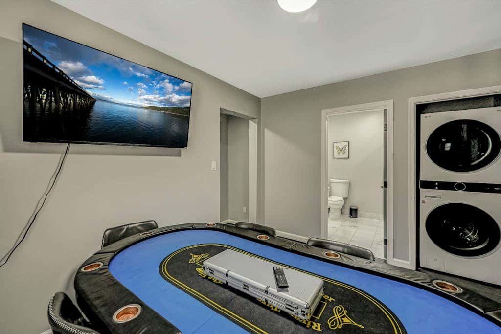 Long Pond Home with Hot Tub, Billiards & Poker