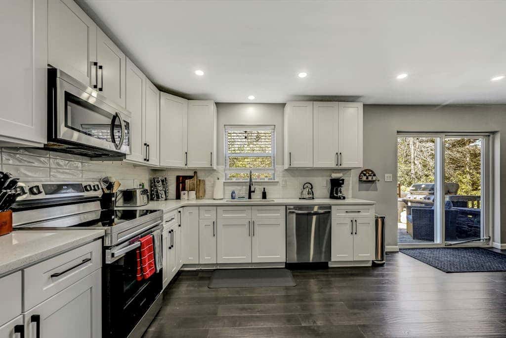 Long Pond Home with Hot Tub, Billiards & Poker