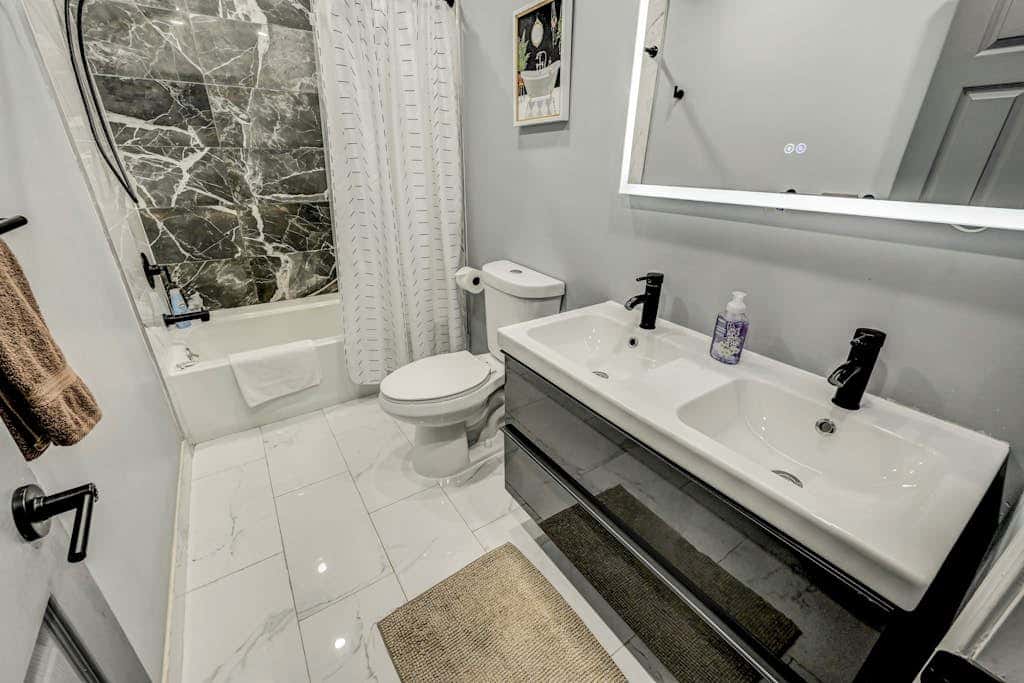 Long Pond Home with Hot Tub, Billiards & Poker