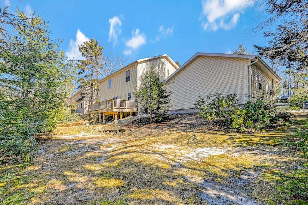 Long Pond Home with Hot Tub, Billiards & Poker
